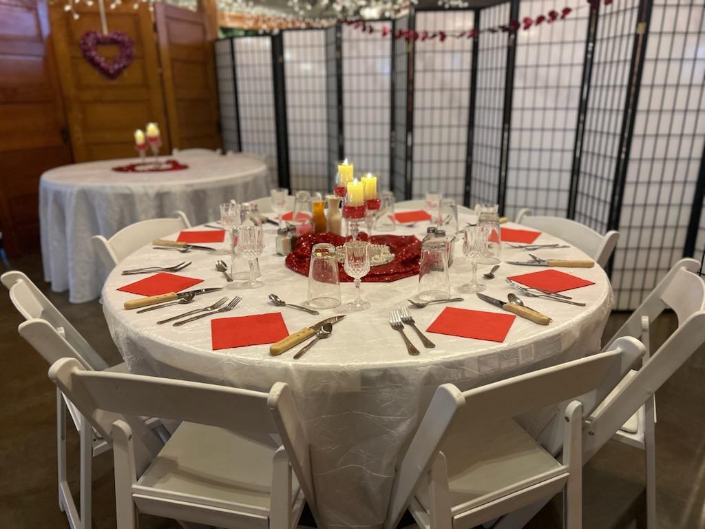 red and white table decor for party